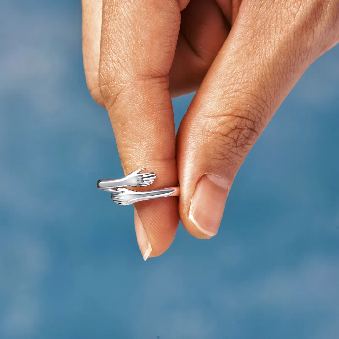 Ring: Hug - Image 3