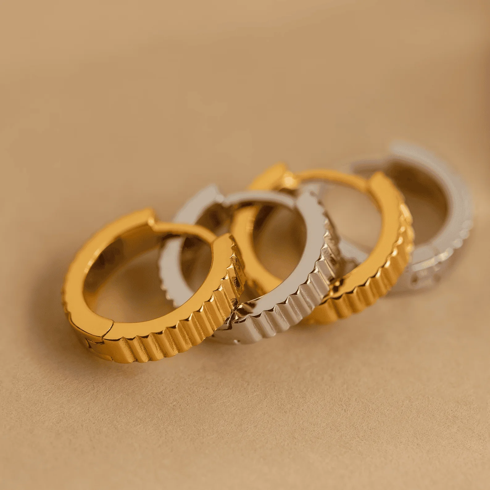 Earrings: Ribbie - Image 3